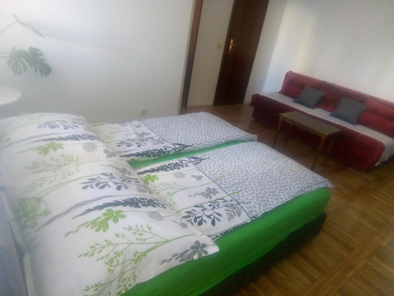 Ivana Center 诺威萨 外观 照片